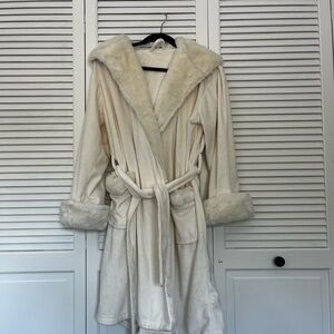 The Pottery Barn Faux Fur Women’s Robe